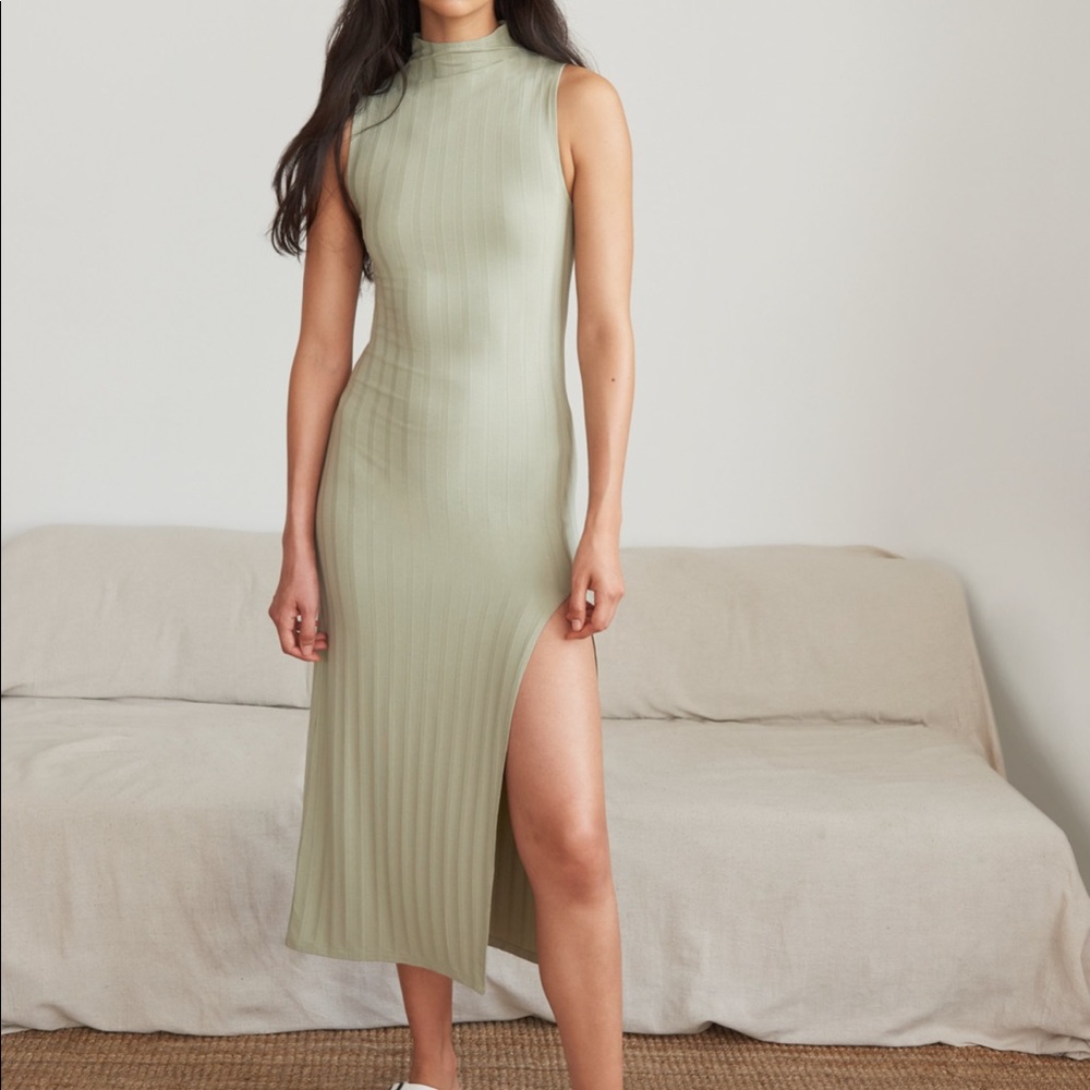 SOLD BNWOT- Wilfred Free Leo Dress